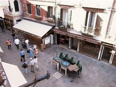 Locanda Al Leon Венеция Италия