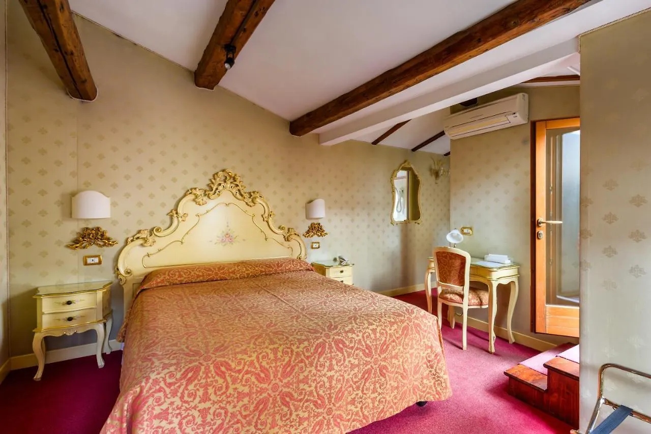 Locanda Al Leon Venecia Italia