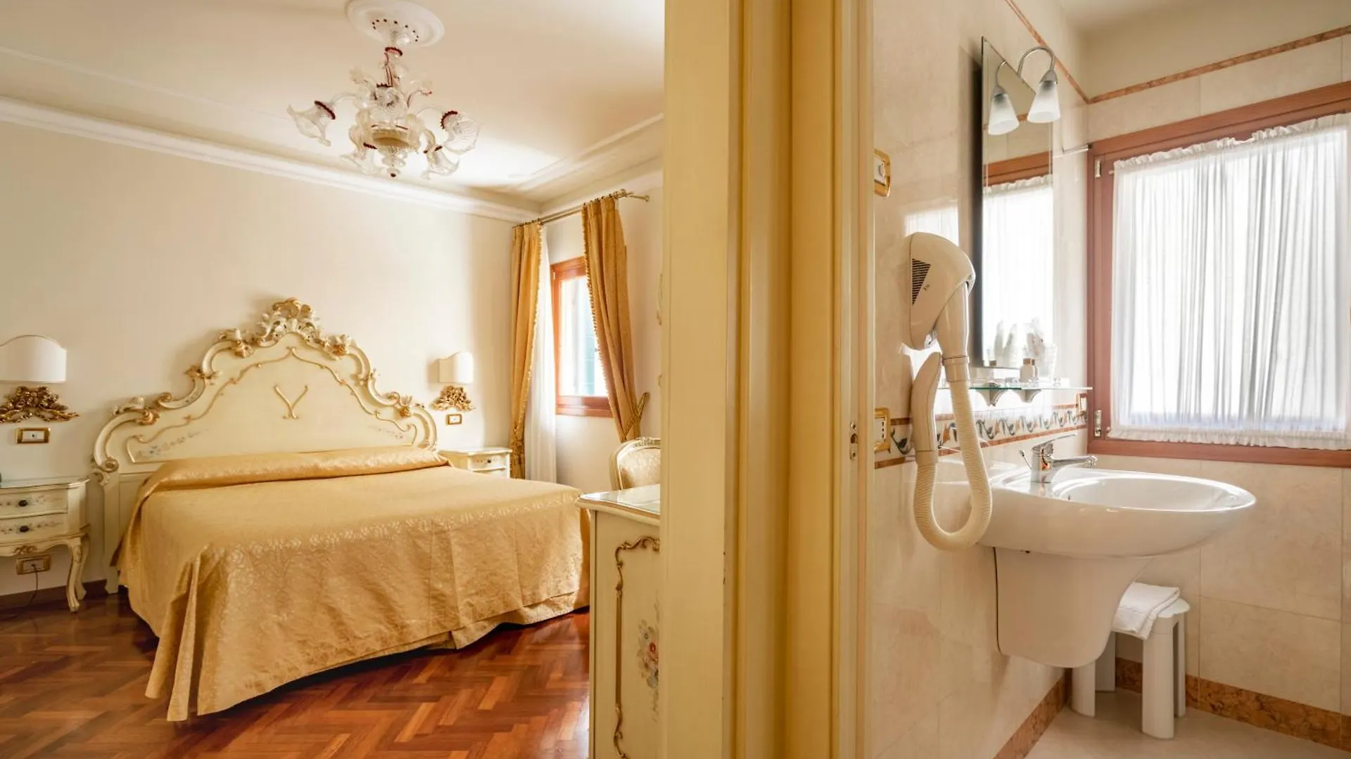 Locanda Al Leon Venecia Italia